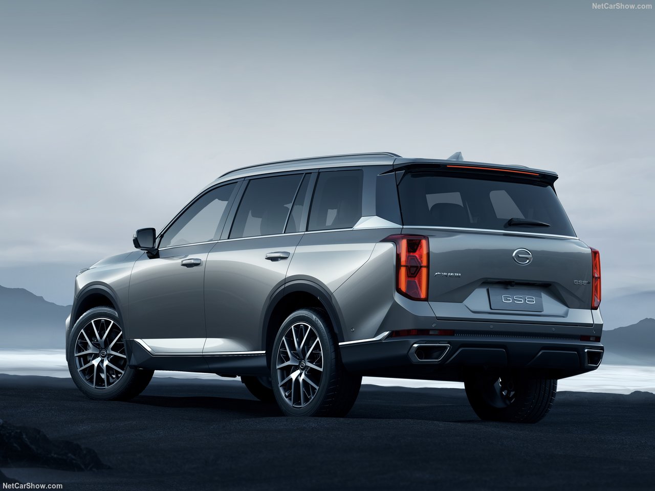 GAC GS8 SUV, rear view