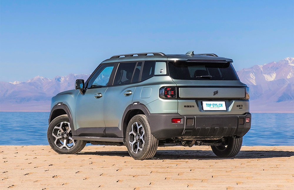Jetour T1 SUV, rear view